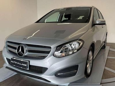 Begagnad Mercedes B160 Business 90 HK (66 kW) 2015 Silver Minibuss