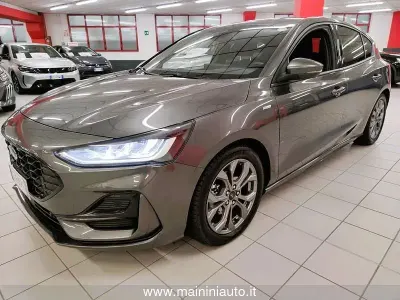 Usata Ford Focus ST-Line 125 CV (91 kW) 2025 Grigio scuro Utilitaria