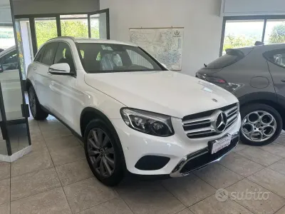 Usata Mercedes GLC250 204 CV (150 kW) 2017 Bianco SUV