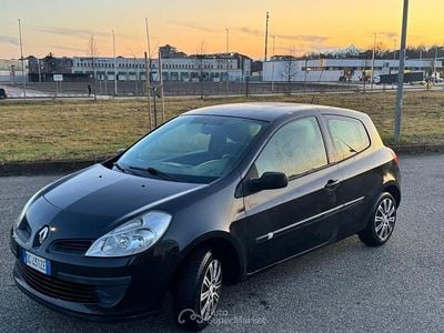 Usata Renault Clio II 75 CV (55 kW) 2008 Nero Berlina