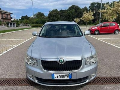 Usata Skoda Superb Elegance 140 CV (102 kW) 2009 Grigio Berlina