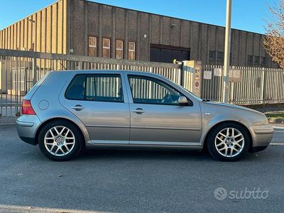 Usata VW Golf IV 101 CV (74 kW) 2003 Grigio Berlina