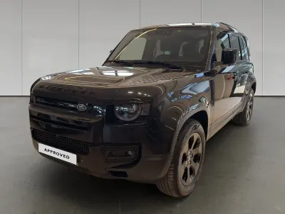 Usata Land Rover Defender SE 200 CV (147 kW) 2023 Santorini black SUV
