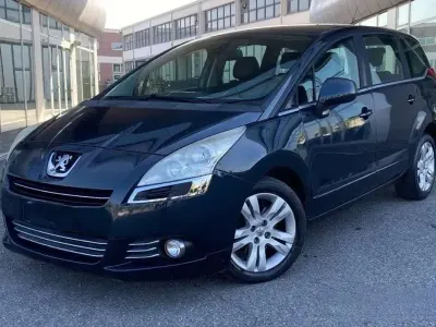 Usata Peugeot 5008 111 CV (81 kW) 2011 Monovolume