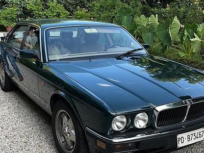 Usata Jaguar XJ6 Sovereign 199 CV (146 kW) 1994 Verde Berlina