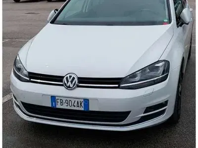 Usata VW Golf VII Highline 105 CV (77 kW) 2015 Berlina