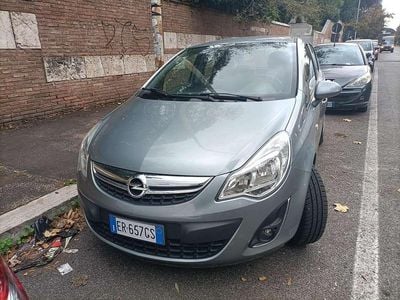 Usata Opel Corsa Edition 86 CV (63 kW) 2013 Berlina
