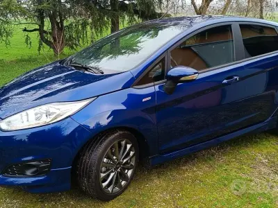 Usata Ford Fiesta ST-Line 75 CV (55 kW) 2017 Blu Utilitaria