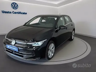 Usata VW Golf VIII Style 150 CV (110 kW) 2025 Grenadill black metalizzato Berlina