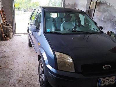 Usata Ford Fusion 68 CV (50 kW) 2003 Grigio Berlina