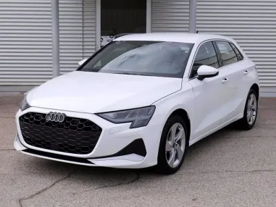 Usata Audi A3 Sportback e-tron Business 150 CV (110 kW) 2025 Bianco pastello Utilitaria