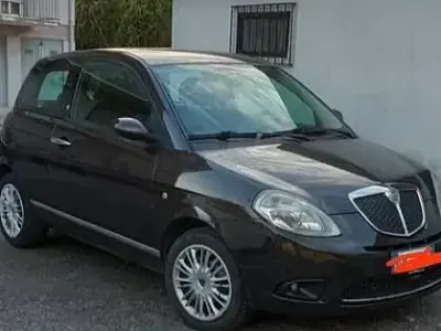 Usata Lancia Ypsilon 69 CV (50 kW) 2007 Marrone Utilitaria