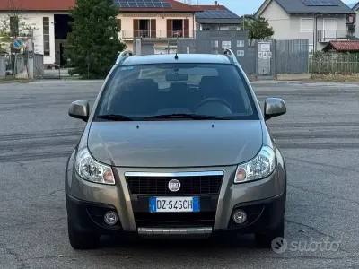 Usata Fiat Sedici 107 CV (78 kW) 2009 Marrone SUV