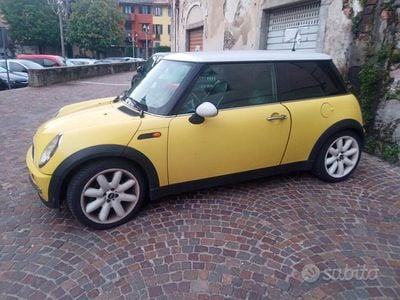 Usata Mini Cooper Coupé 116 CV (85 kW) 2003 Giallo Coupé
