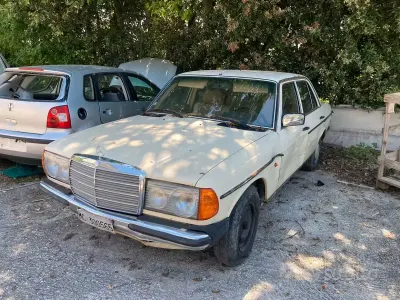 Begagnad Mercedes 200 1970