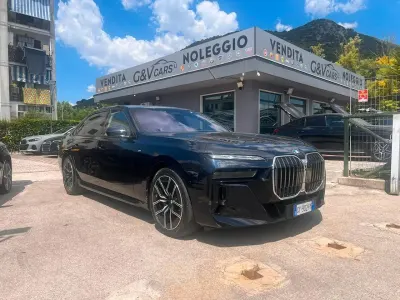 Usata BMW 740 M Sport 285 CV (209 kW) 2025 Blu Berlina