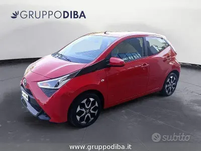 Usata Toyota Aygo 72 CV (52 kW) 2021 Rosso Utilitaria