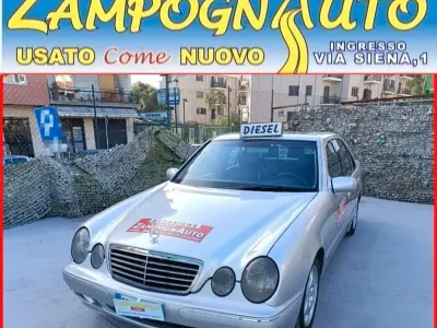 Usata Mercedes E320 Avantgarde 197 CV (144 kW) 2000 Grigio Berlina
