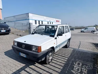 Begagnad Fiat Panda 54 HK (39 kW) 2001 Vit Sedan