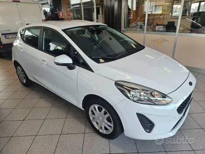 Usata Ford Fiesta Titanium 86 CV (63 kW) 2019 Bianco pastello Utilitaria