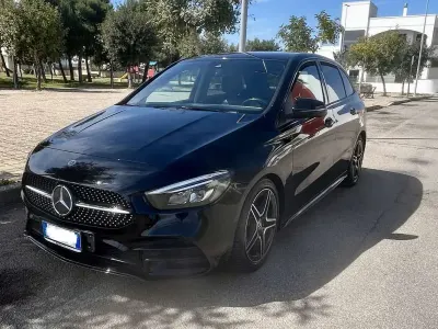 Gebraucht Mercedes B180 Premium 116 PS (85 kW) 2019 Schwarz Van / Kleinbus