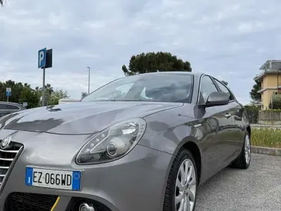 Second-hand Alfa Romeo Giulietta Progression 105 CP (77 kW) 2015 Gri Hatchback