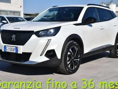 Usata Peugeot 2008 Allure 131 CV (96 kW) 2022 Bianco SUV
