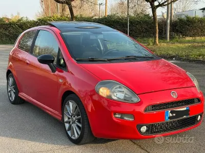 Brugt Fiat Punto 135 HK (99 kW) 2012 Rød Hatchback