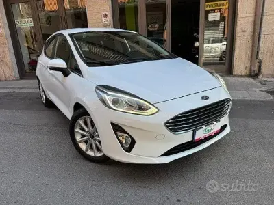 Usata Ford Fiesta Titanium 86 CV (63 kW) 2020 Bianco Utilitaria