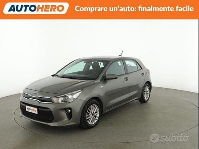 Usata Kia Rio Active 77 CV (56 kW) 2019 Verde Berlina