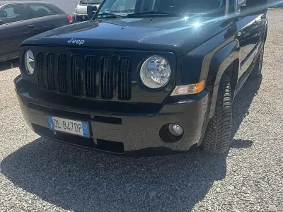 Usata Jeep Patriot Limited 140 CV (102 kW) 2010 Grigio SUV