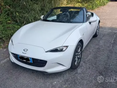 Usata Mazda MX5 Exclusive-Line 132 CV (97 kW) 2023 Bianco Cabrio