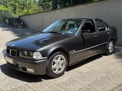 Usata BMW 318 113 CV (83 kW) 1992 Grigio Berlina