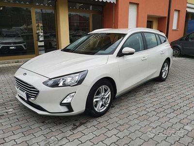 Begagnad Ford Focus Business Edition 120 HK (88 kW) 2021 Beige Kombi