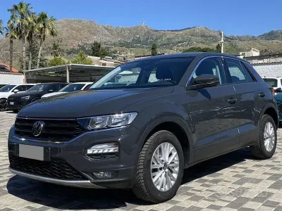 Usata VW T-Roc Business 116 CV (85 kW) 2021 Grigio SUV