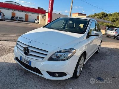 Usata Mercedes B180 109 CV (80 kW) 2013 Bianco Monovolume