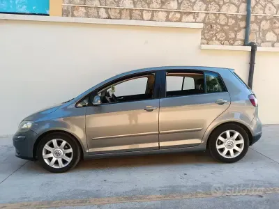 Usata VW Golf Sportline 105 CV (77 kW) 2006 Grigio Monovolume