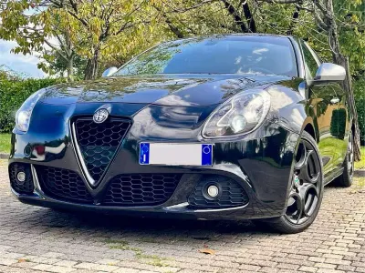 Usata Alfa Romeo Giulietta Quadrifoglio 140 CV (102 kW) 2011 Nero Utilitaria