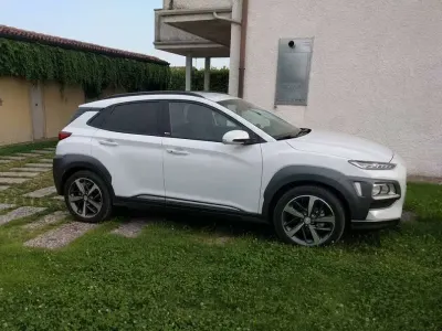Usata Hyundai Kona Xpossible 120 CV (88 kW) 2018 Bianco SUV