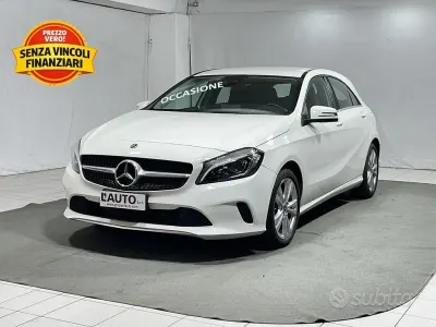 Usata Mercedes A180 109 CV (80 kW) 2018 Bianco Berlina