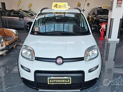 Usata Fiat Panda 4x4 S 86 CV (63 kW) 2019 Bianco Utilitaria