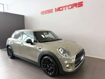 Usata Mini ONE 75 CV (55 kW) 2018 Beige Utilitaria