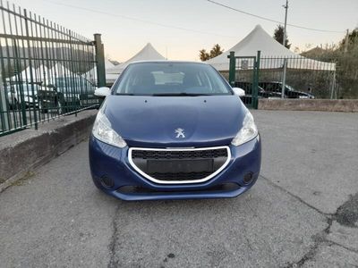 usata Peugeot 208 1.4 HDi 68 CV 5 porte lika