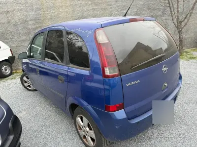 Usata Opel Meriva 101 CV (74 kW) 2005 Bluazzurro Monovolume