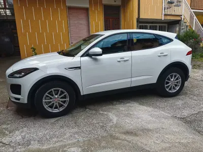 Usata Jaguar E-Pace R-Dynamic 150 CV (110 kW) 2019 Bianco SUV