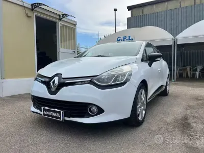 Usata Renault Clio IV 72 CV (52 kW) 2013 Bianco Berlina