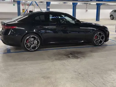Usata Alfa Romeo Giulia Ti 211 CV (155 kW) 2023 Nero Berlina
