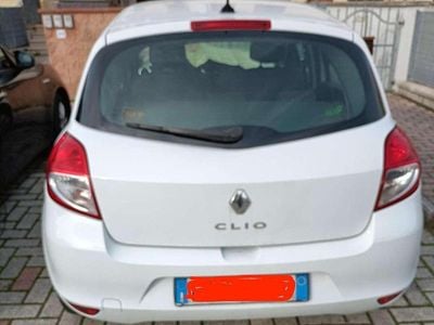 Usata Renault Clio III 75 CV (55 kW) 2010 Bianco Berlina