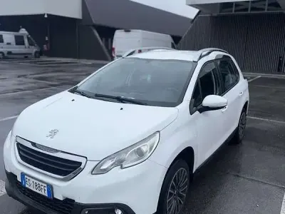 Usata Peugeot 2008 Active 68 CV (50 kW) 2013 Bianco SUV