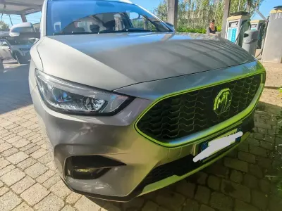 Usata MG ZS Luxury 111 CV (81 kW) 2024 Grigio SUV